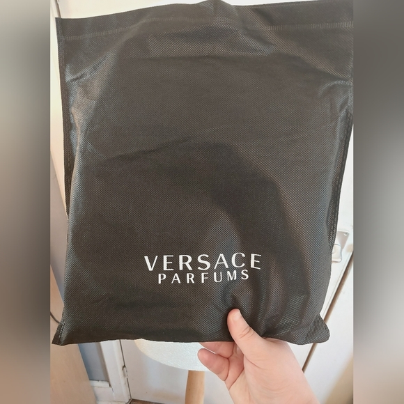 Veraace Parfum Medusa Head Cross Body Bag with Dust Bag - Picture 3 of 8